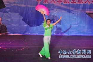 荷塘月色舞蹈视频独舞,舞动月光下的诗意独舞